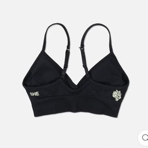 Black darc sport training sports bra.